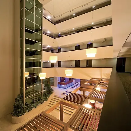 Mom Hotel-2