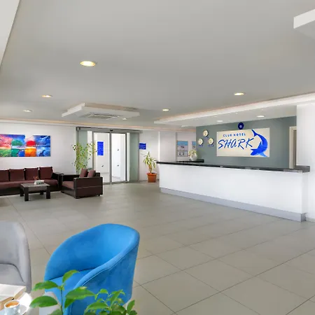 Club Shark Hotel-3