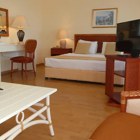 Presa Di Finica Hotel & Suites-3