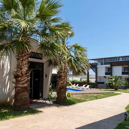 Mad Sea Beach Hotel-2
