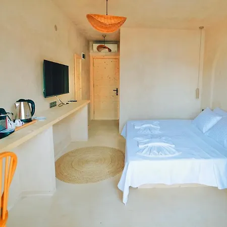 Felix Rooms-3