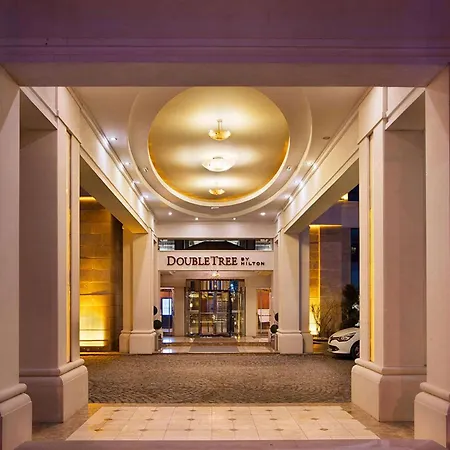 Doubletree By Hilton Van-3