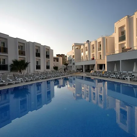 Club Shark Hotel-2