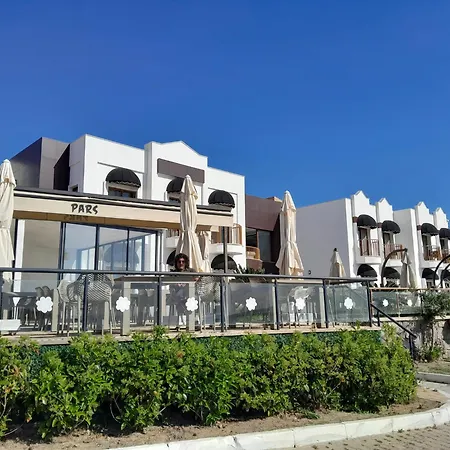 Small Beach Hotel-2