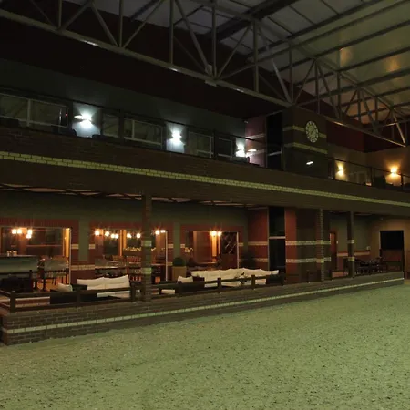 Padok Premium Hotel & Stables-3