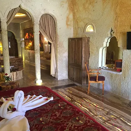 Oread Cave Suites-2
