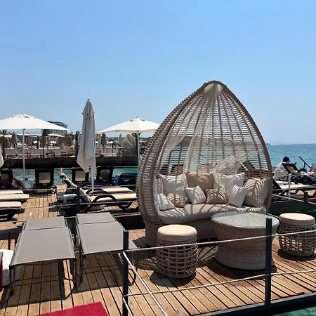 The Lea Hotels & Suite-2