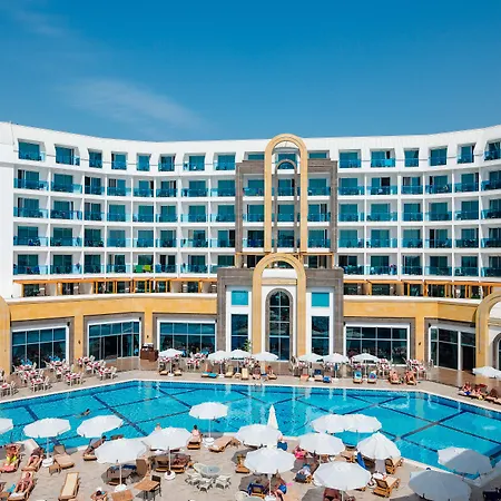 The Lumos Deluxe Resort Hotel-3