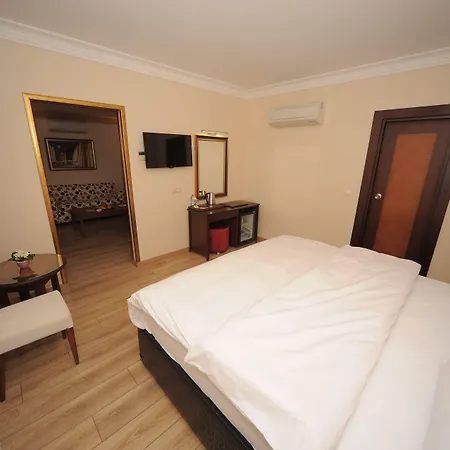 Golden Lake Hotel-3