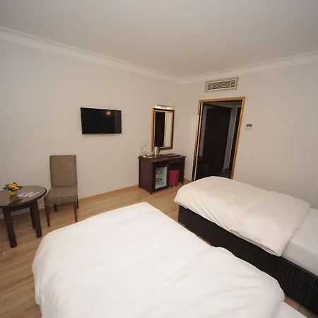 Golden Lake Hotel-2