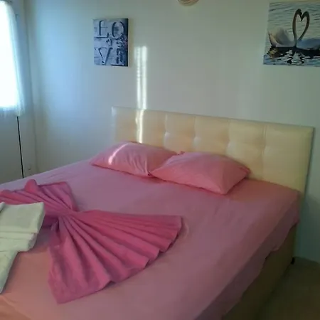 Yona Motel-3