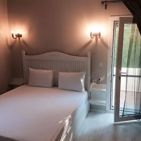 Erythros Boutique Hotel-2