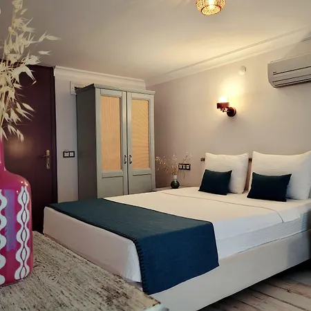 Cunda Rooms Butik Otel-3