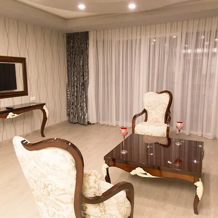 Carmine Otel-3