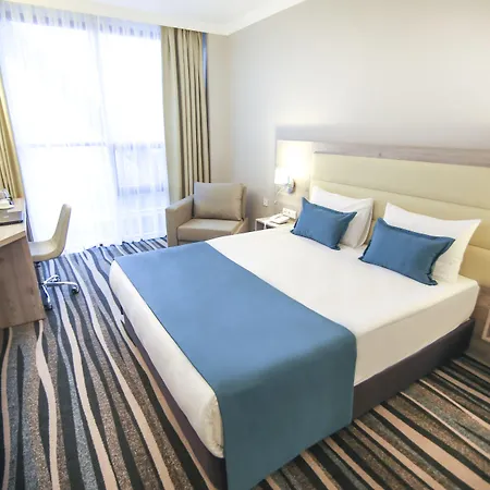 Hotel Excellence Inn-2