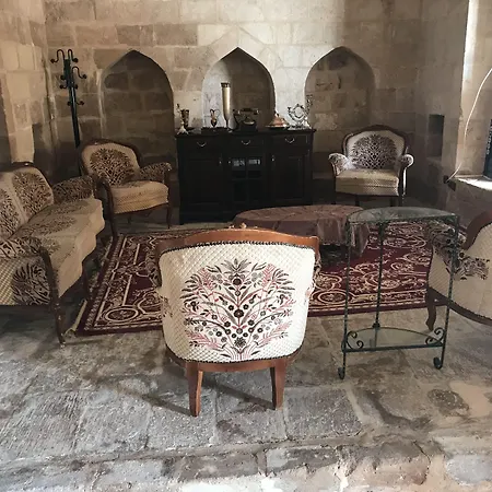 Kasr-I Abbas Hotel-2