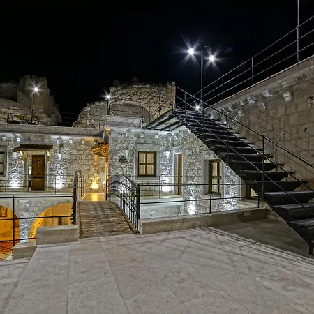 Risus Cave Suites-2