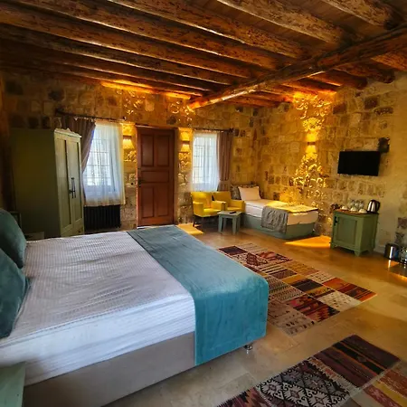 Acropolis Cave Suite-2