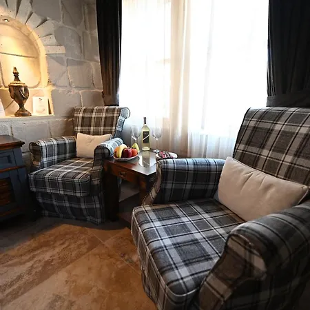 Seraphim Cave Suites & Spa-2
