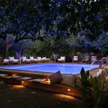 Gayb-I Bungalows , Plus 12 Years Old - Free Access To Beach-3