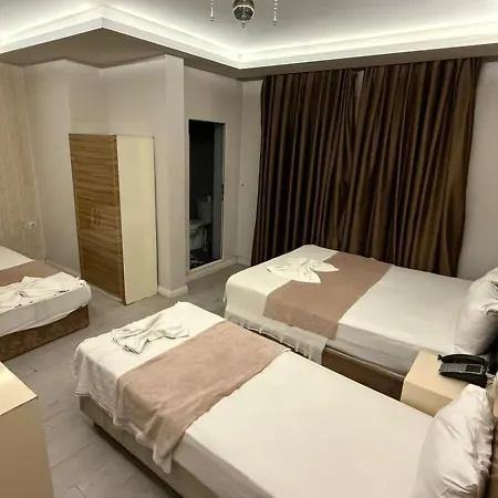 Grand Black Hotel-2
