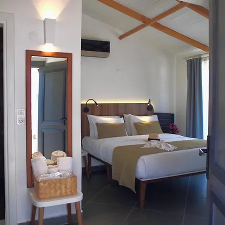 Maya Bistro Hotel & Beach-3