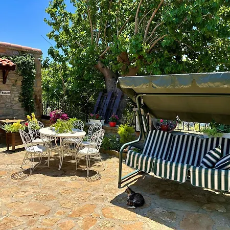 Ilios Guest House-3