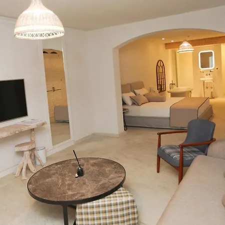 Avalon Boutique Hotel & Suites-3