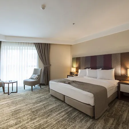 Ramada By Wyndham Gemli̇K-2