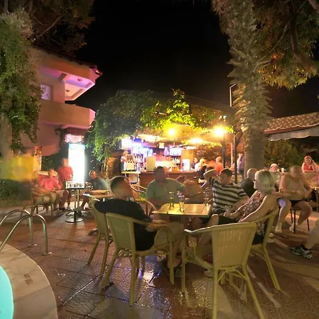 Siesta Hotel (Adults Only)-3