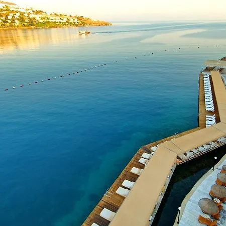 Green Beach Resort-3