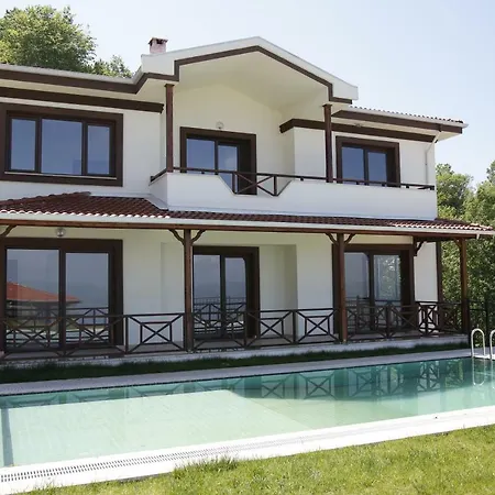 Orchid Hills - Heated Swimming Pool-3