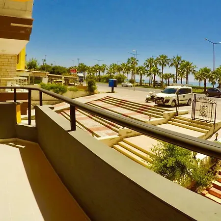 Flamingo Beach & Suite-2