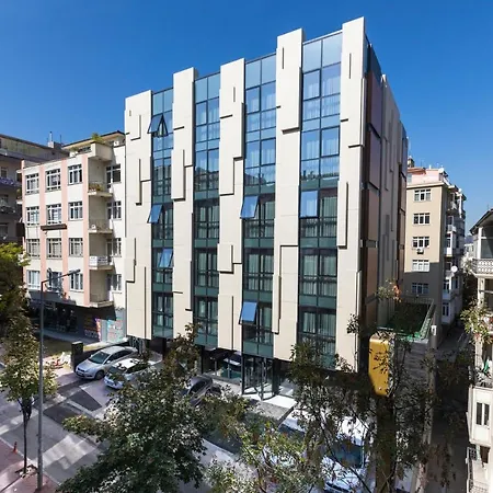 Izz Otel-2