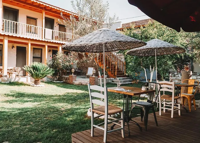 Attalos Suites Hotel