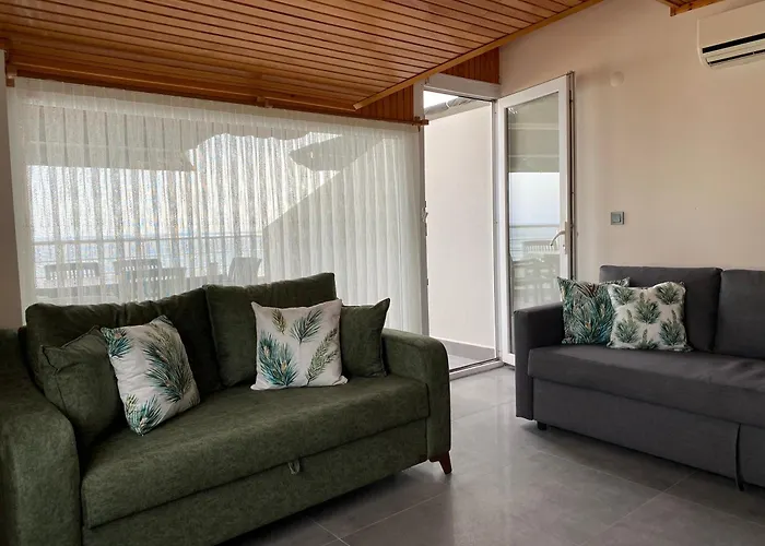 Seaside Apart