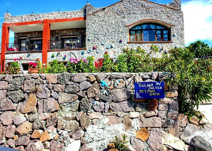 Guelnar Sultan Tas Konak
