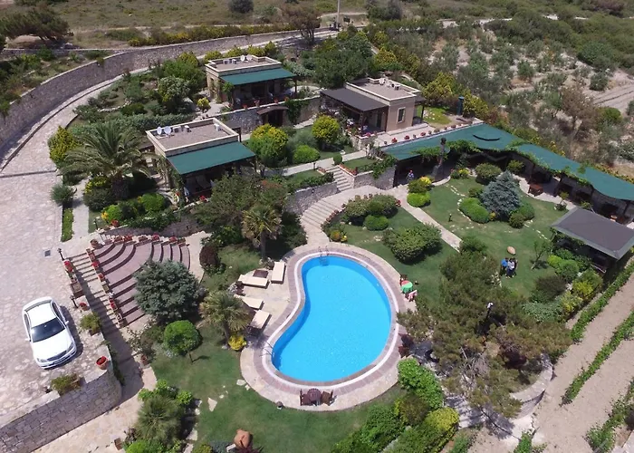 Ada Bacchus Hotel
