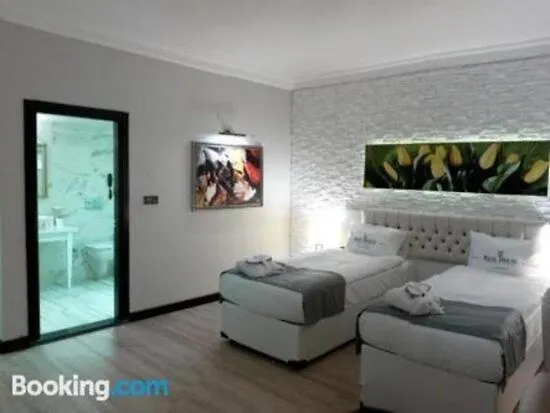 Real House Boutique Hotel