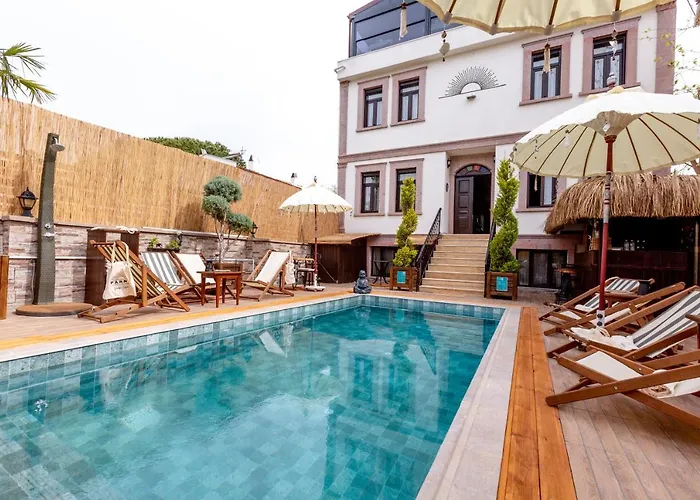 Parna Hotel