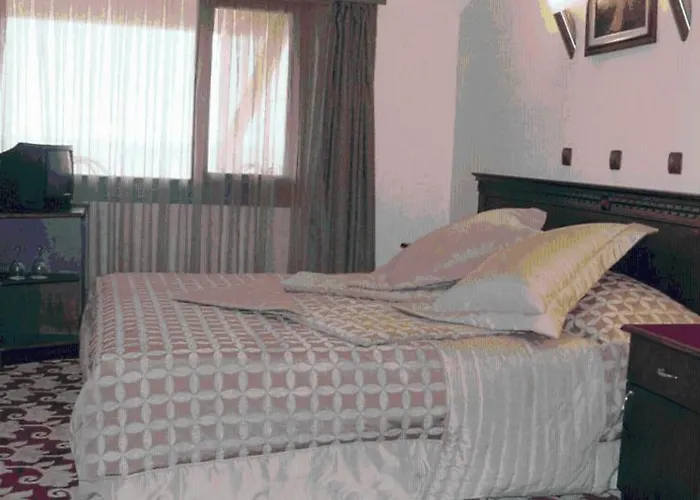 Uzunkum Hotel