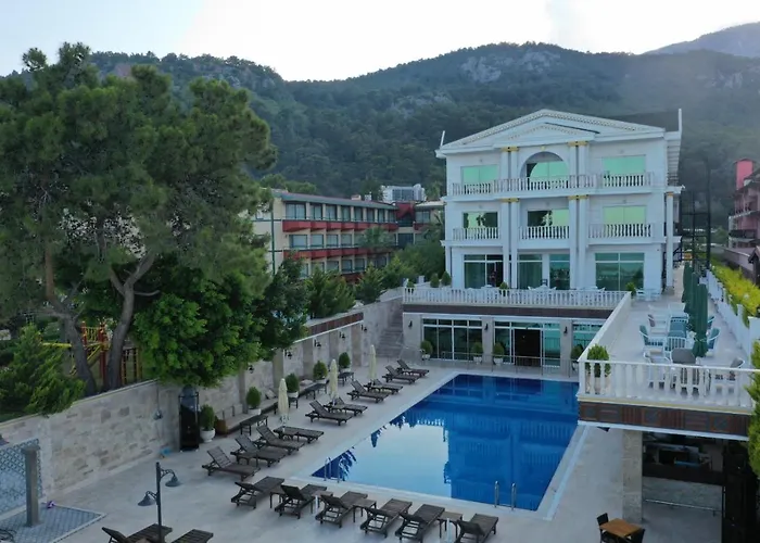 La Hoya Beach Hotel