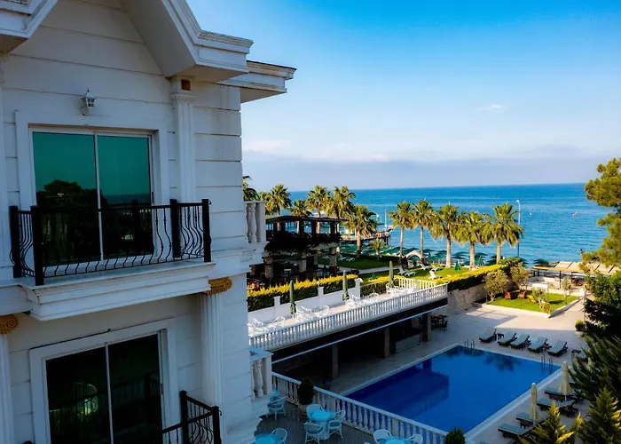 La Hoya Beach Hotel