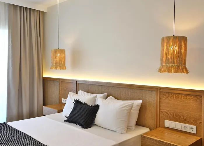 Lavinya Otel