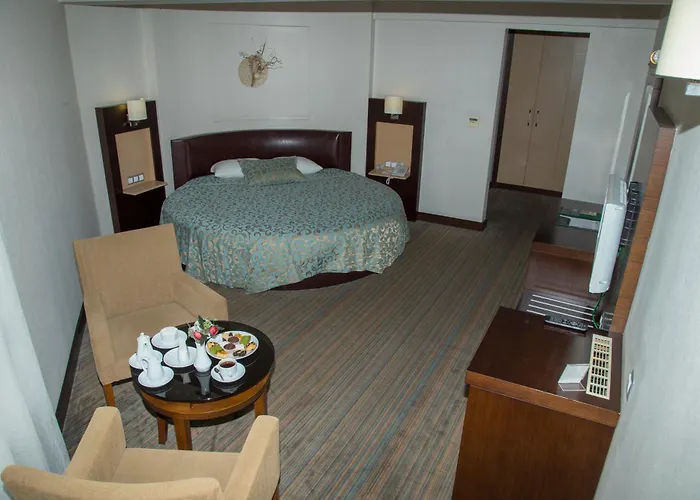 Mom Hotel