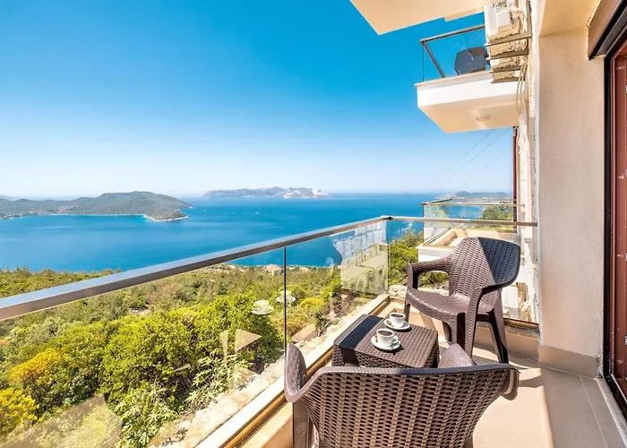Golden Rose Suit Pension