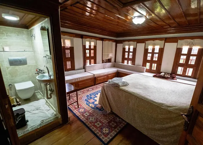 Çamlıca Konak Çarsı