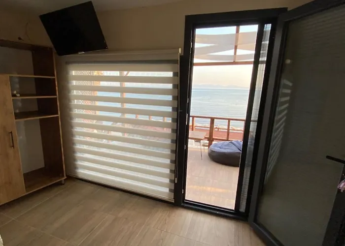 Elma Beach Bungalow