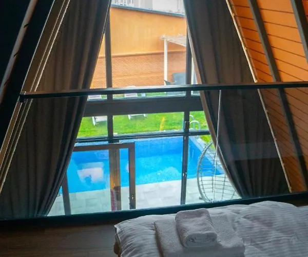 Triangle Life Suit Otel Kartepe, Türkiye