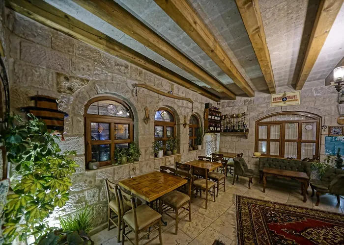 Risus Cave Suites